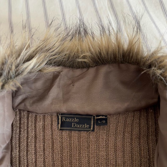 VINTAGE FAUX FUR VEST - Picture 4 of 4